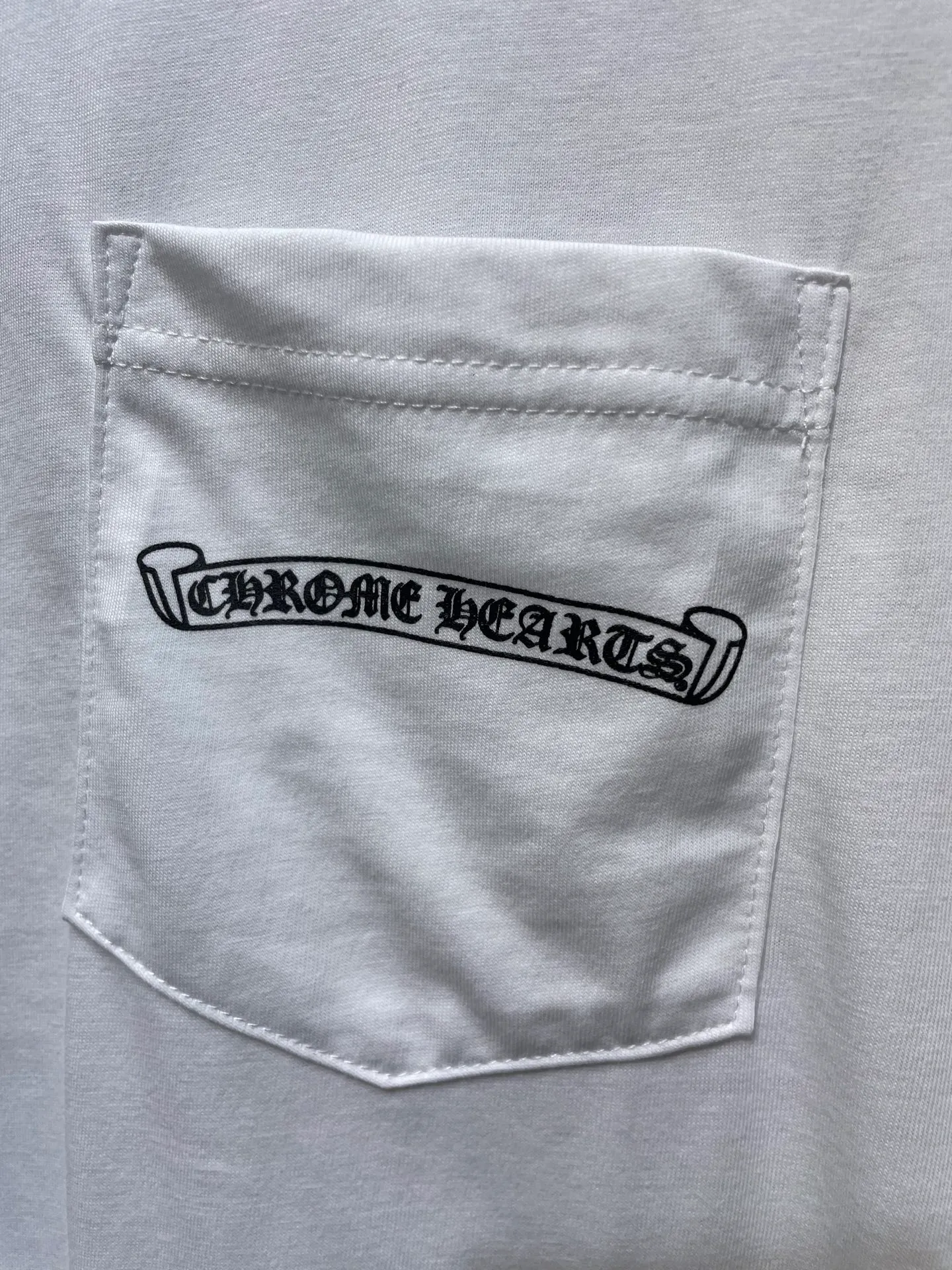 🅿️260 chrome hearts 🌟【Top replica】Shadow cross short-sleeved craftsmanship description: The fabric is made of 26-woven 200g cotton, and the printing is hand-printed with glue. The overall routing is straight and delicate, the fabric is comfortable and soft, and the color is consistent without color difference. It can be matched with the same style to create a fashionable look and control various occasions. Customized accessories, complete three labels, same style for men and women! ⚠️ Color: white black size: sml